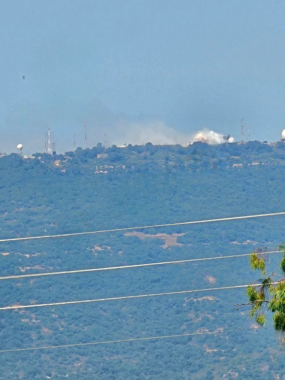 وسائل إعلام إسرائيلية: النيران تشتعل في قاعدة ميرون الجوية.